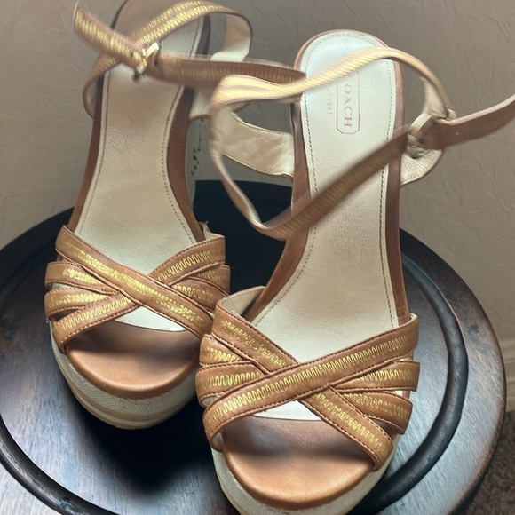 Coach: Caroline (Q632) Strappy Wedges BEACH theme- leather straps- 9B - Picture 10 of 16